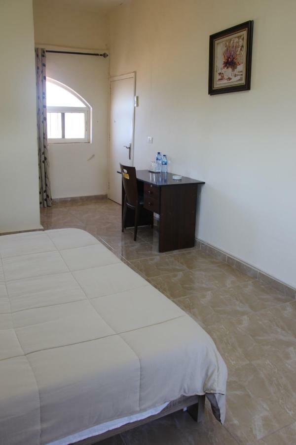 Luna Motel Naqoura Exteriör bild