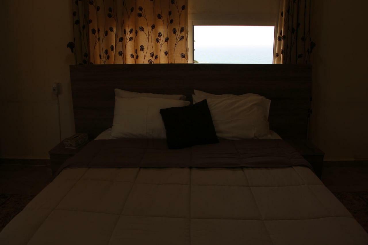 Luna Motel Naqoura Exteriör bild