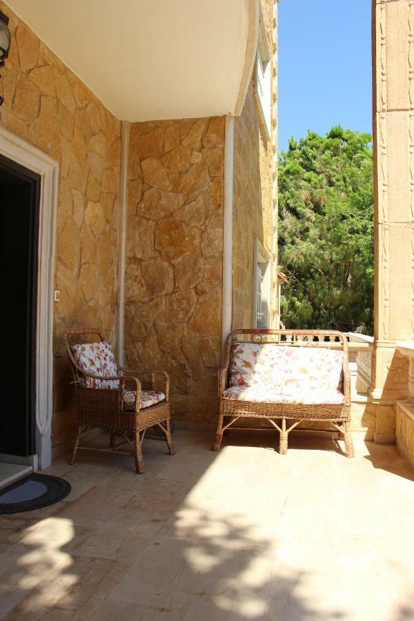 Luna Motel Naqoura Exteriör bild